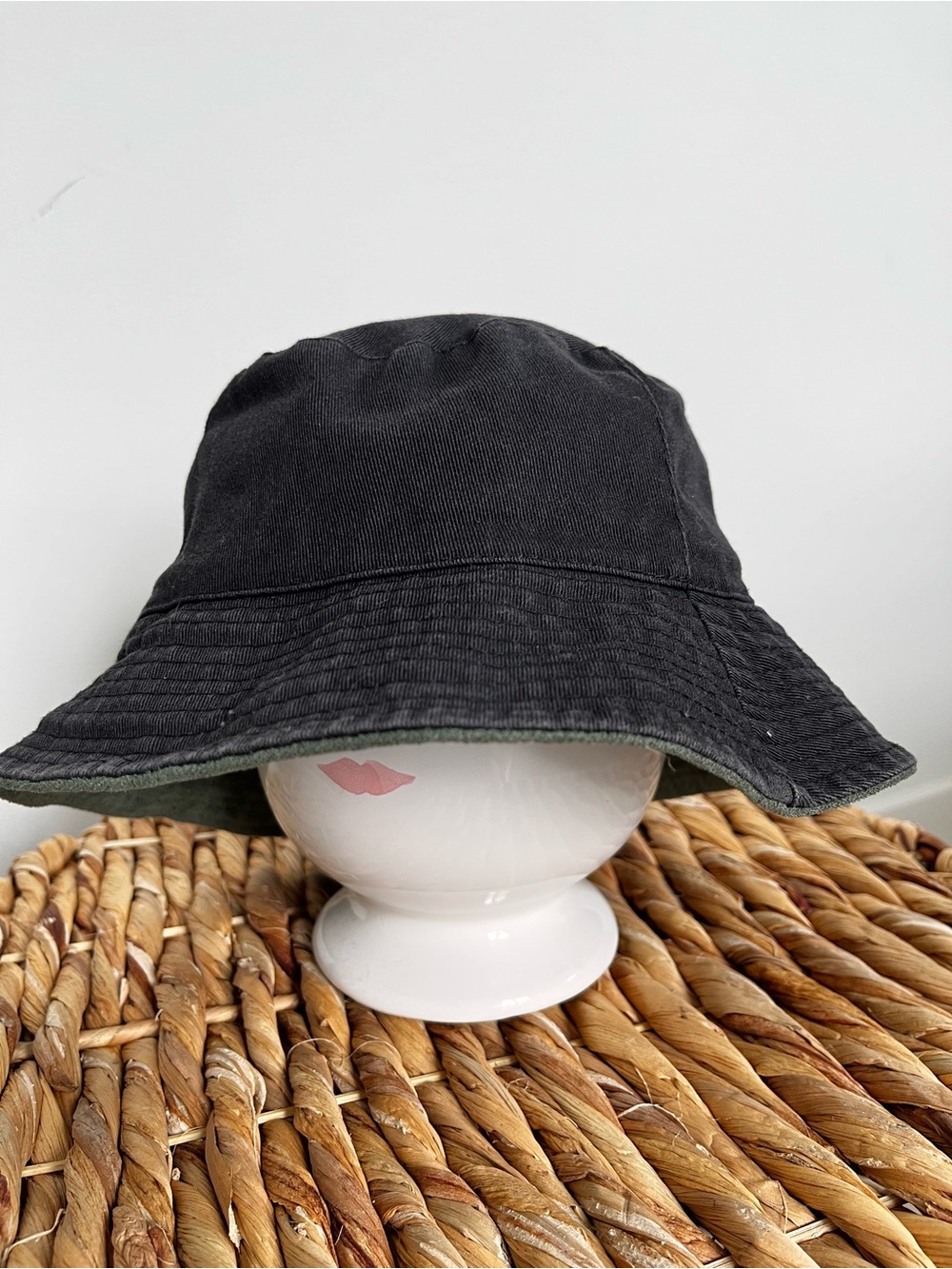 Reversible bucket hat